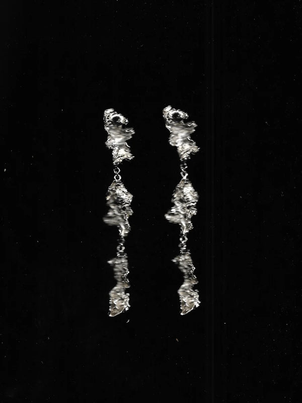 Derai Runtuh Earrings Silver