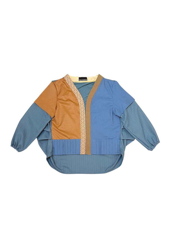 Just A simple Cardi Blue Creme