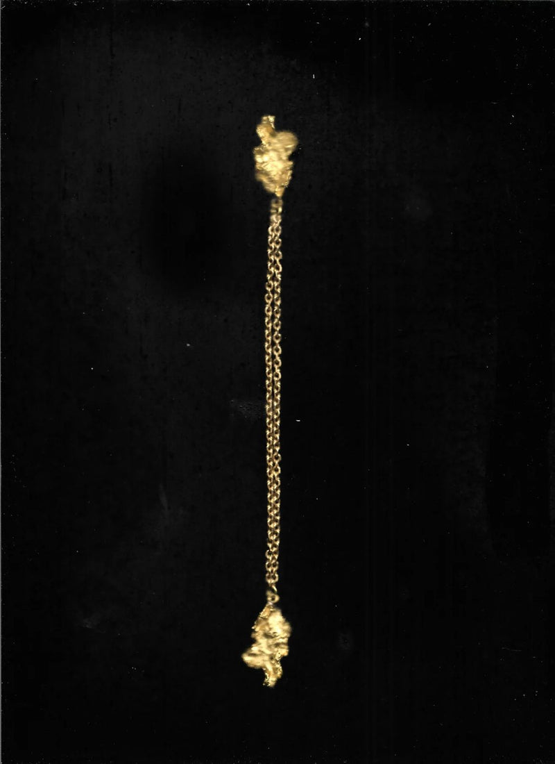 Runtuh 02 Long Brooch Gold
