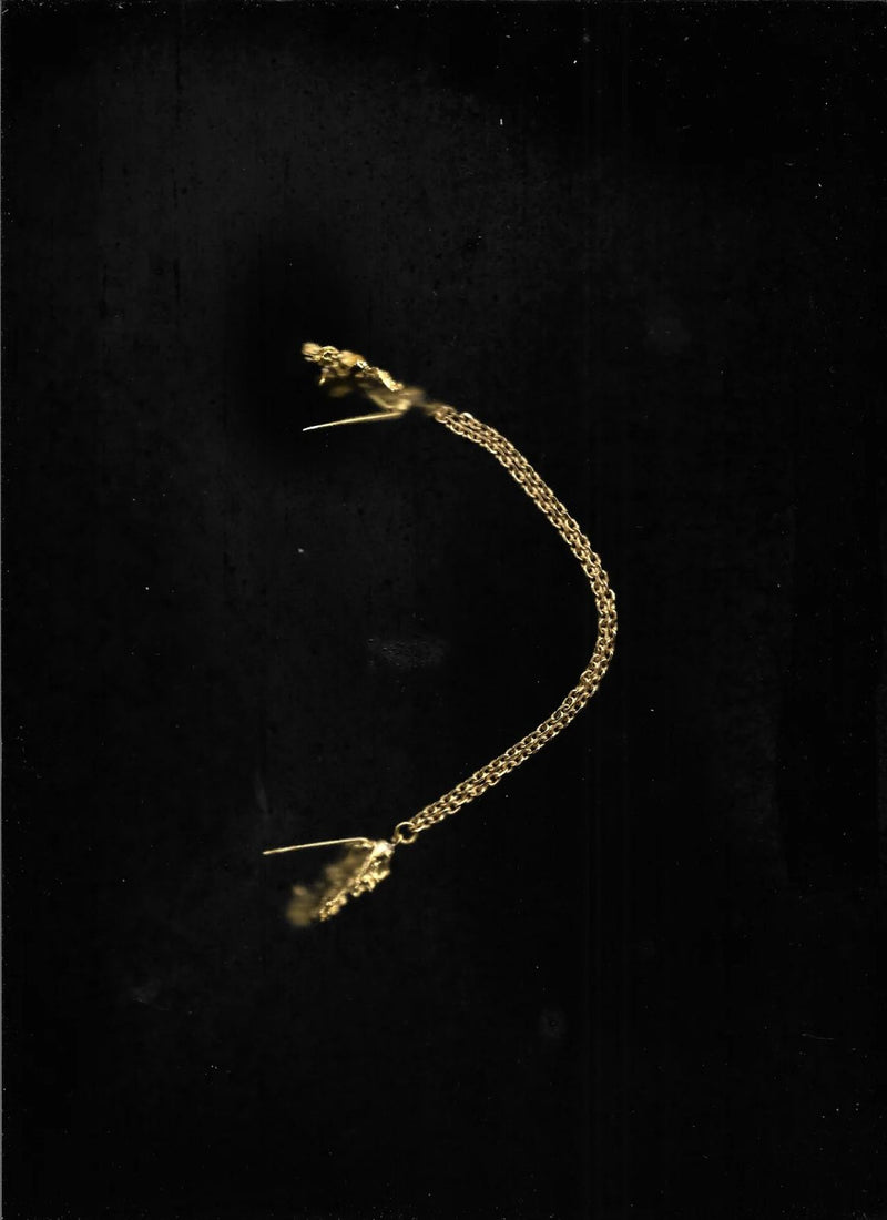 Runtuh 02 Long Brooch Gold