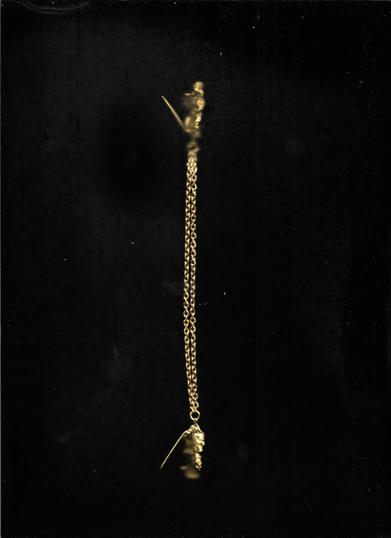 Runtuh 02 Long Brooch Gold