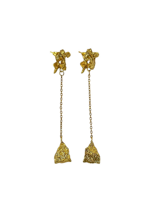 Mengayun Earrings Gold